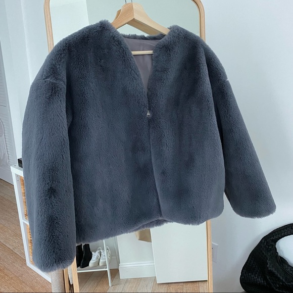 NWOT Cozy Teddy Faux Fur Jacket, Size S - Picture 2 of 5